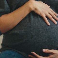 Εγκυμοσύνη και εμβόλια κατά του κορωνοϊού: Τηλεφωνική γραμμή ενημέρωσης