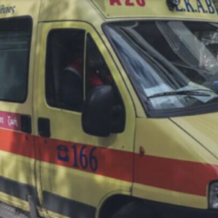 Τροχαίο ατύχημα στη Θεσσαλονίκη: 27χρονη με πατίνι έπεσε πάνω σε σταθμευμένο όχημα – Νοσηλεύεται τραυματισμένη