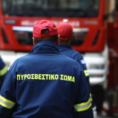 Συναγερμός στη Θεσσαλονίκη: Φωτιά σε παρκαρισμένο όχημα τα ξημερώματα