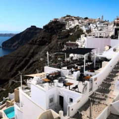 Τράπεζα της Ελλάδος: Πάνω από 30 εκατομμύρια τουρίστες υποδέχθηκε η Ελλάδα το 2023